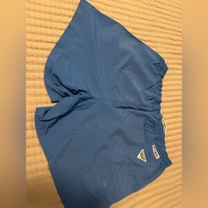 Men’s PFG size large 6’ inseam